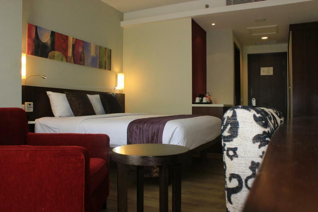 Макассар: Mercure Regency Makassar