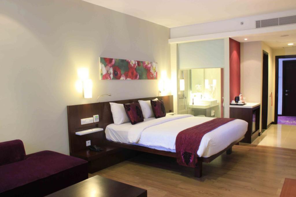 Макассар: Mercure Regency Makassar