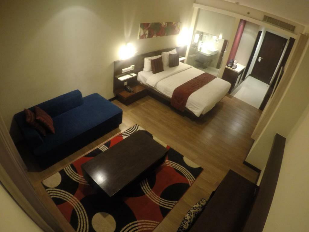 Макассар: Mercure Regency Makassar