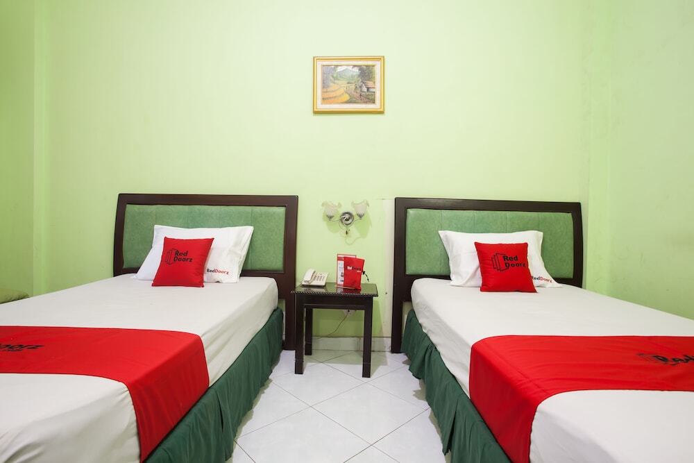 Сидоарджо: Reddoorz Near Juanda Airport T2