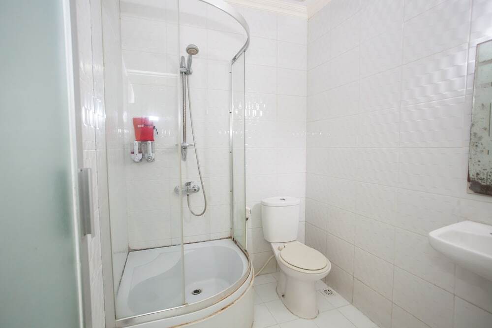 Сидоарджо: Reddoorz Near Juanda Airport T2