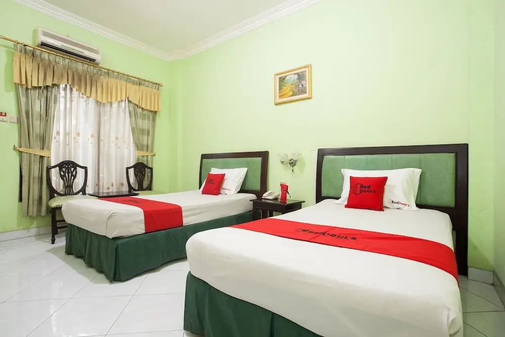 Сидоарджо: Reddoorz Near Juanda Airport T2