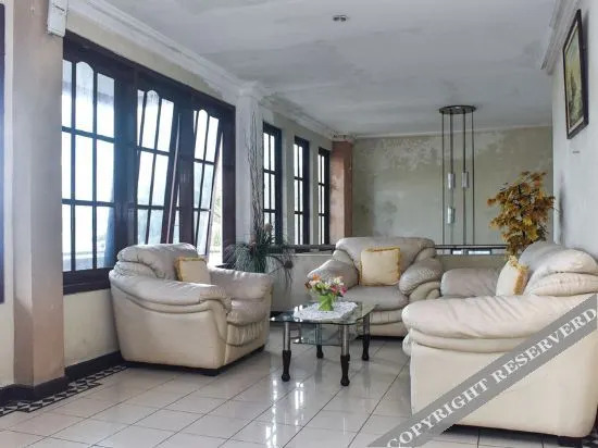 Амбон: Tirta Kencana Hotel & Cottage