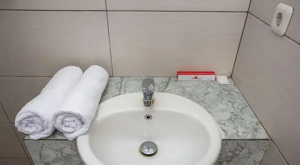Медан: The K Hotel Medan by ZEN Rooms