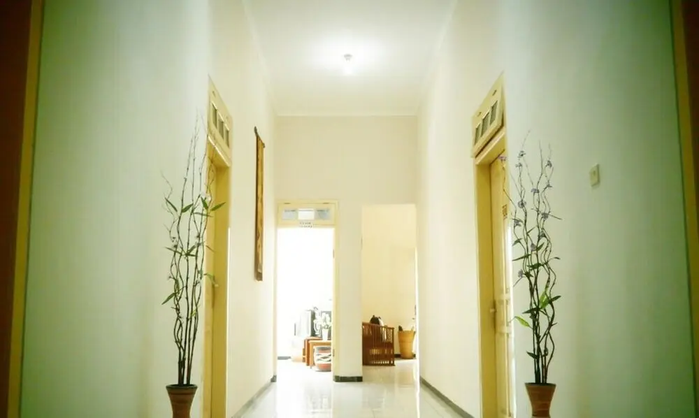 Салатига: Wisma Tamu UKSW Guest House