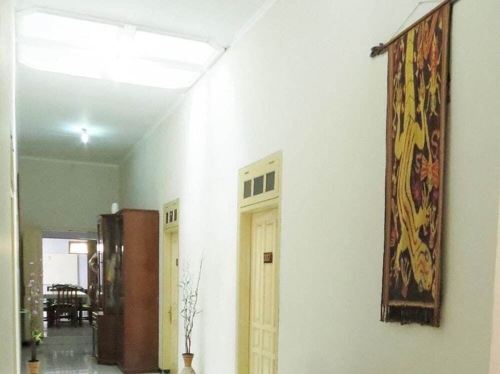 Салатига: Wisma Tamu UKSW Guest House