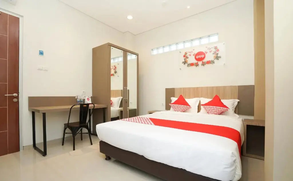 Сурабая: Graha 8 Syariah By OYO Rooms