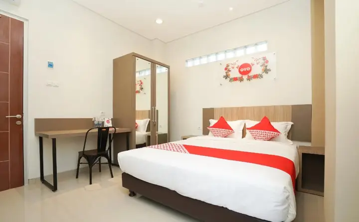 Сурабая: Graha 8 Syariah By OYO Rooms