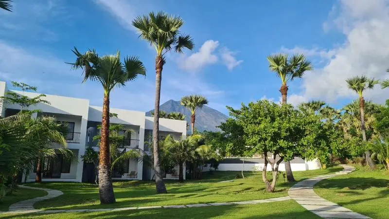 Туламбен: Palm Springs Bali Dive Resorts