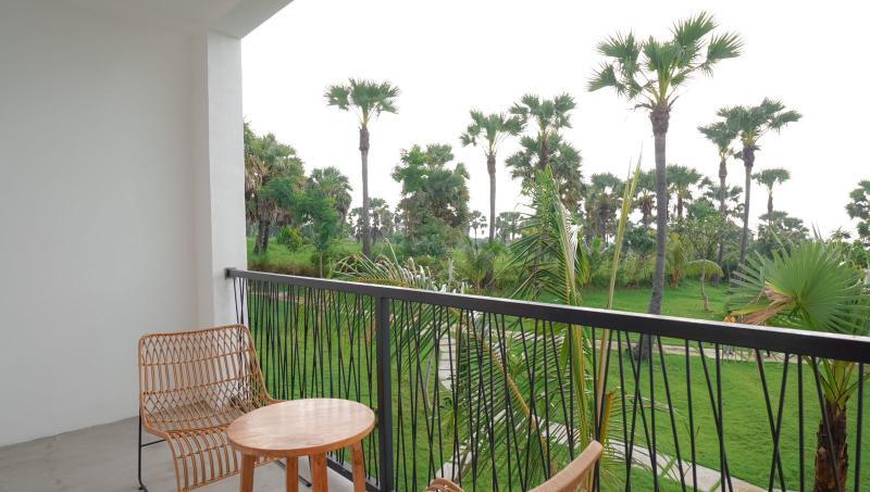 Туламбен: Palm Springs Bali Dive Resorts