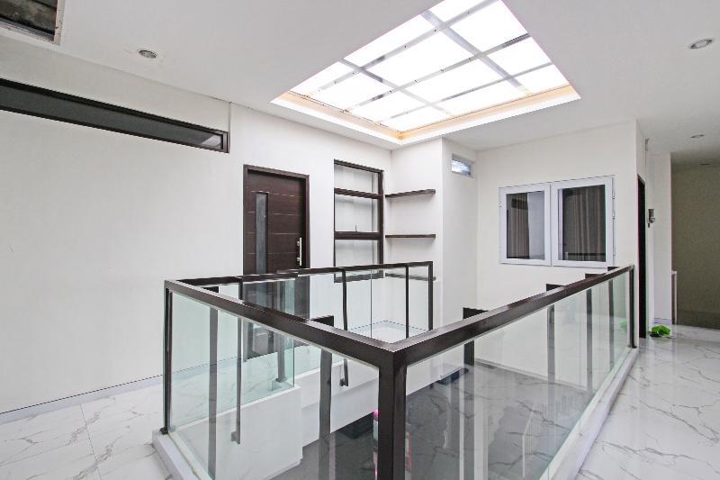 Семаранг: Oyo 91665 D'prof Exclusive Guesthouse