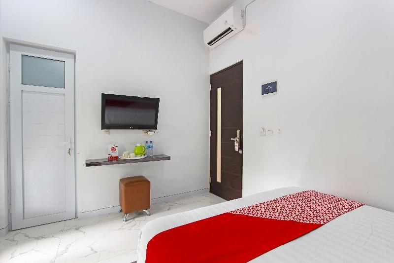 Семаранг: Oyo 91665 D'prof Exclusive Guesthouse