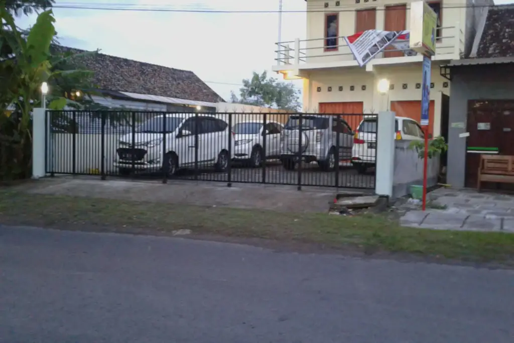 Батуретно: Rumah Singgah Peziarah Ganjuran by ZUZU