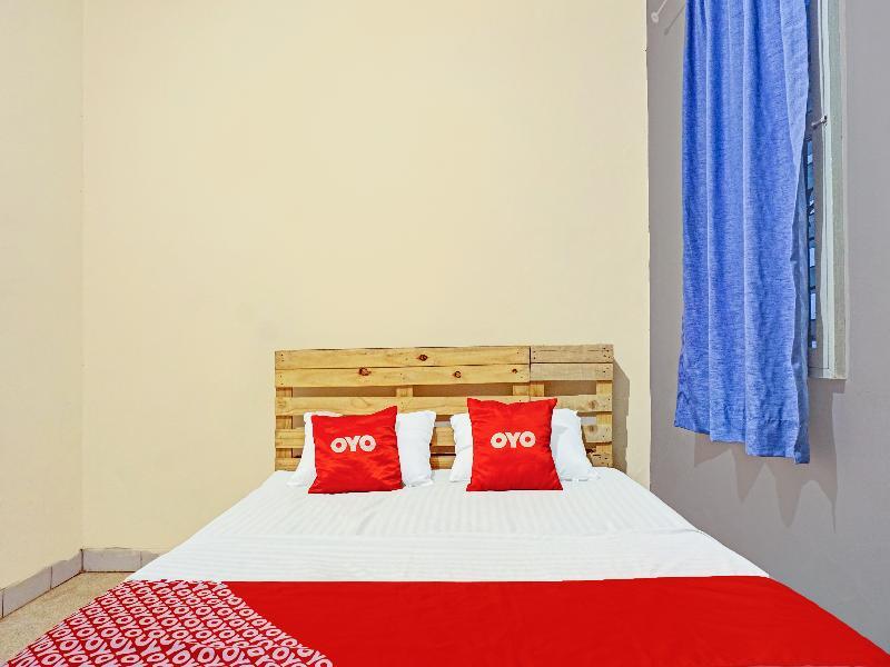 Джакарта: Oyo 91658 Luciââs Hous