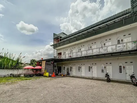 Oyo 91023 Salsabilla Guest House Syariah — фото 1