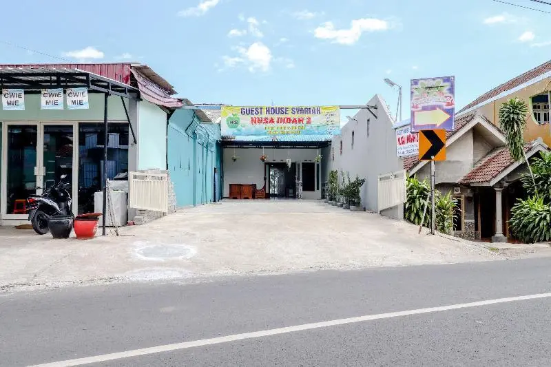 Бату: Guesthouse Nusa Indah Syariah 2 by ZUZU