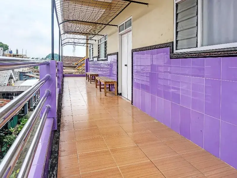 Бату: Spot On 1870 Graha Batu Mulia