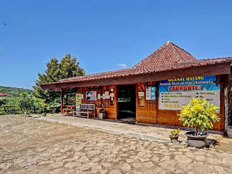 Тегал: Oyo 91201 Larasati Homestay Pantai Klayar