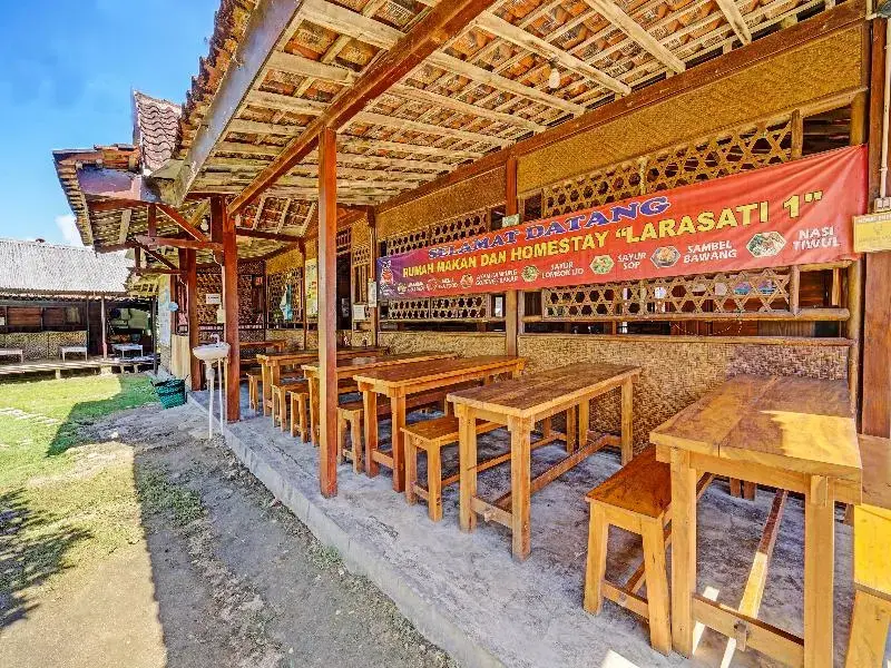 Тегал: Oyo 91201 Larasati Homestay Pantai Klayar