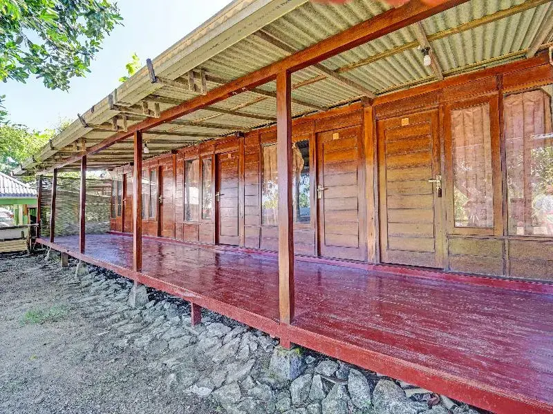 Тегал: Oyo 91201 Larasati Homestay Pantai Klayar