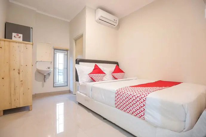 Legok: Oyo 387 Alfa Guest House