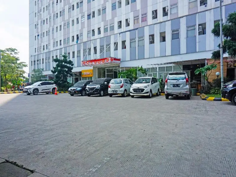 Читарингул: Super OYO 91593 San San Rooms Gunung Putri Square