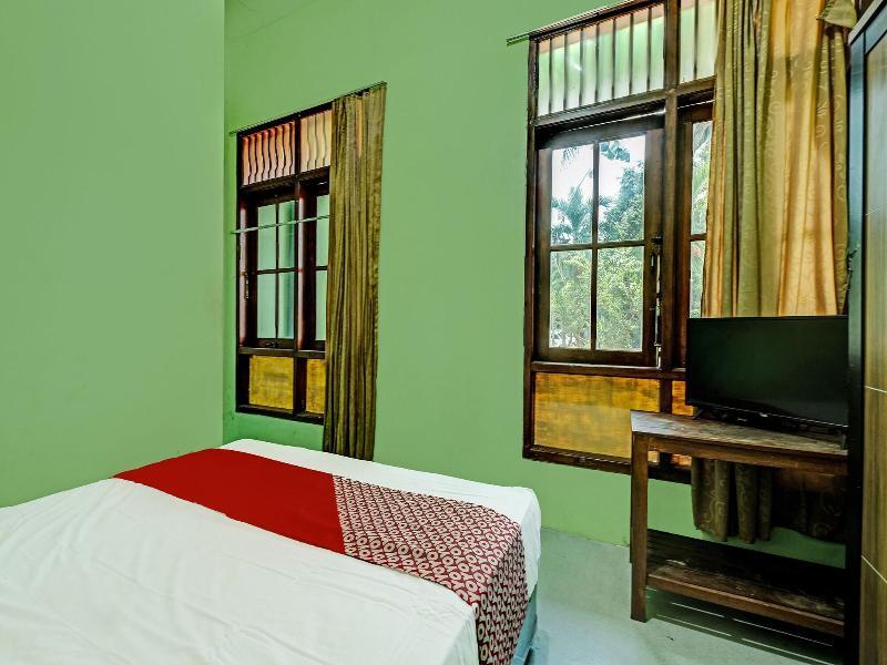 Семаранг: Oyo 91682 Homestay Sriti