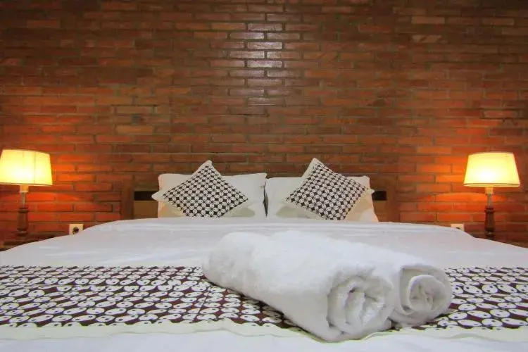 Боробудур: Nia Maretta House Syariah By Zuzu
