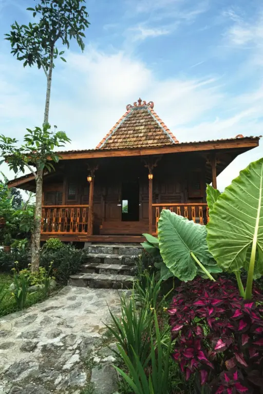 Вонособо: Singgasana Villa And Resto By Zuzu