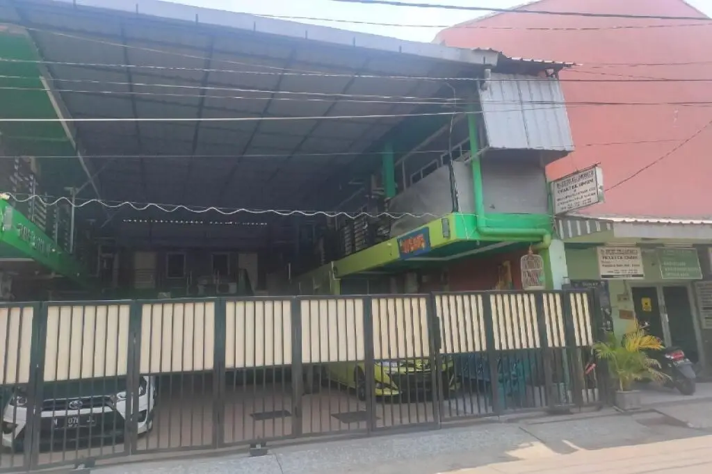 Сурабая: OYO 90753 Graha Sekar Wangi