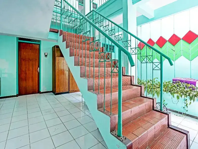 Сурабая: Spot On 91524 Victory Homestay Syariah