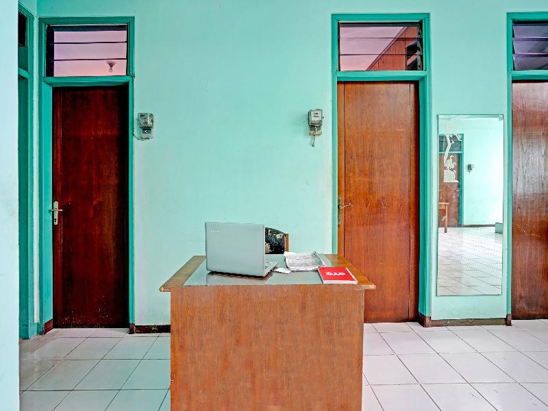 Сурабая: Spot On 91524 Victory Homestay Syariah