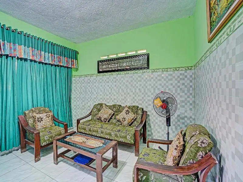 Пеканбару: Spot On 91595 Sruni Syariah