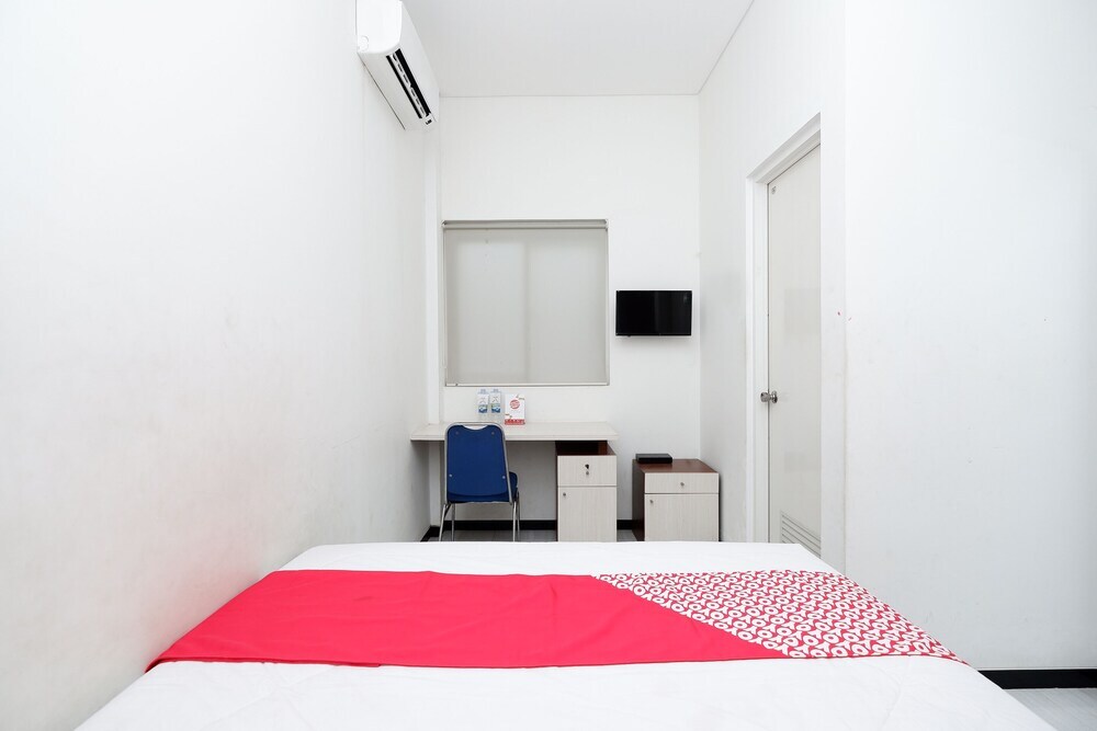 Семаранг: Sunshine Hostel by OYO Rooms