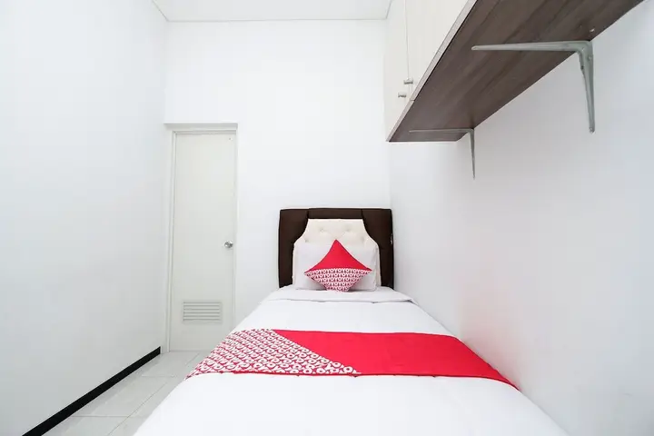 Семаранг: Sunshine Hostel by OYO Rooms