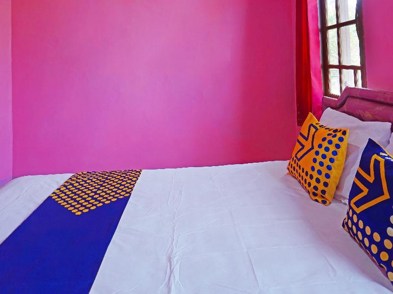 Танджунг Пинанг: Spot On 91527 As-sakinah Homestay Syariah
