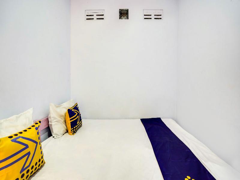 Танджунг Пинанг: Spot On 91626 Rr Kost Putri Syariah