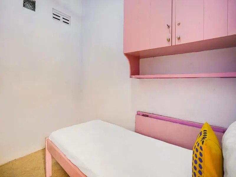 Танджунг Пинанг: Spot On 91626 Rr Kost Putri Syariah