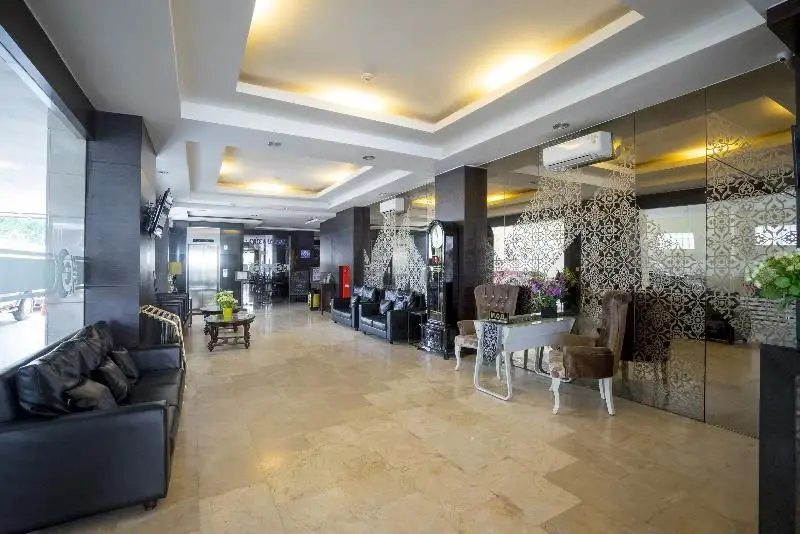 Самаринда: Capital O 1083 Hotel Grand Kartika
