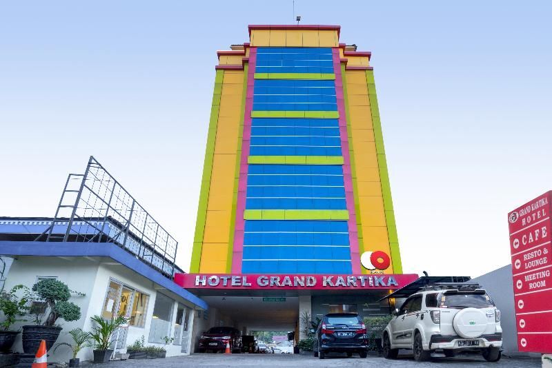 Самаринда: Capital O 1083 Hotel Grand Kartika