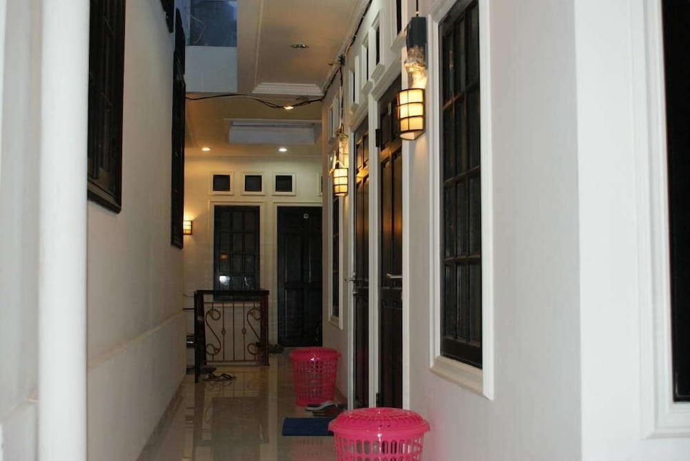 Джакарта: Lagura Residence Guest House