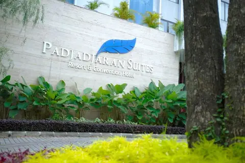 Padjadjaran Suites Resort and Convention Hotel — фото 1