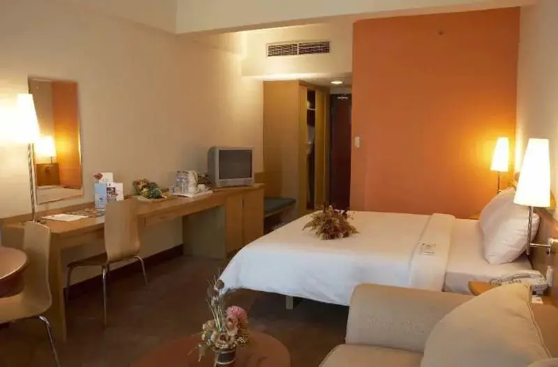 Пеканбару: Ibis Pekanbaru