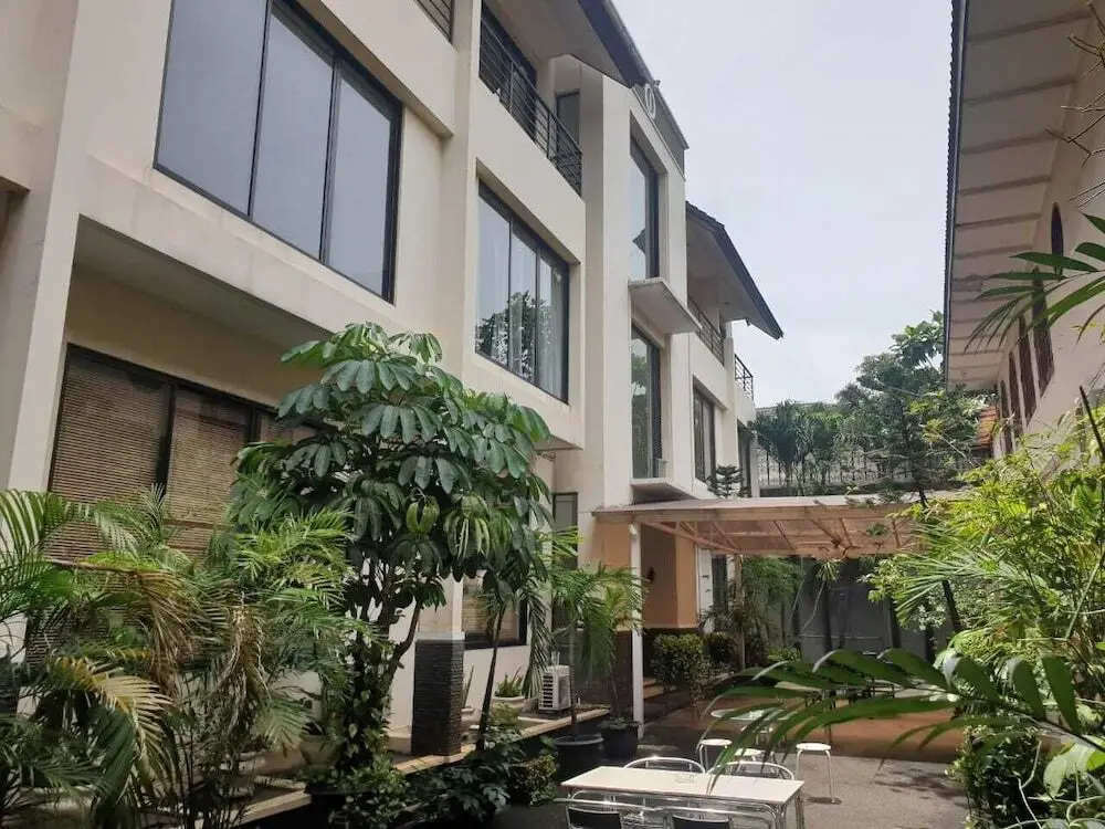 Джакарта: Kyriad Pejaten Suites