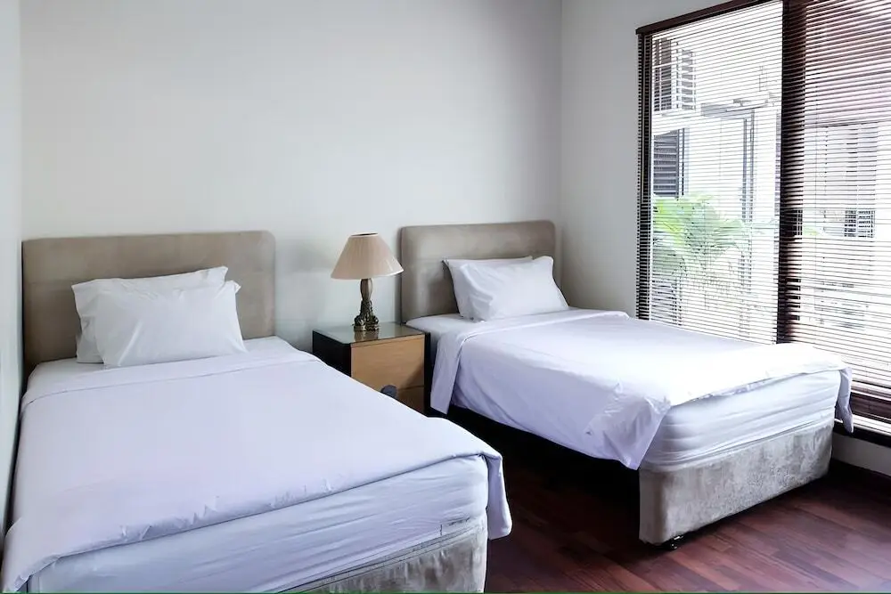 Джакарта: Kyriad Pejaten Suites