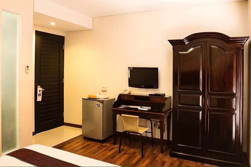 Джакарта: Kyriad Pejaten Suites