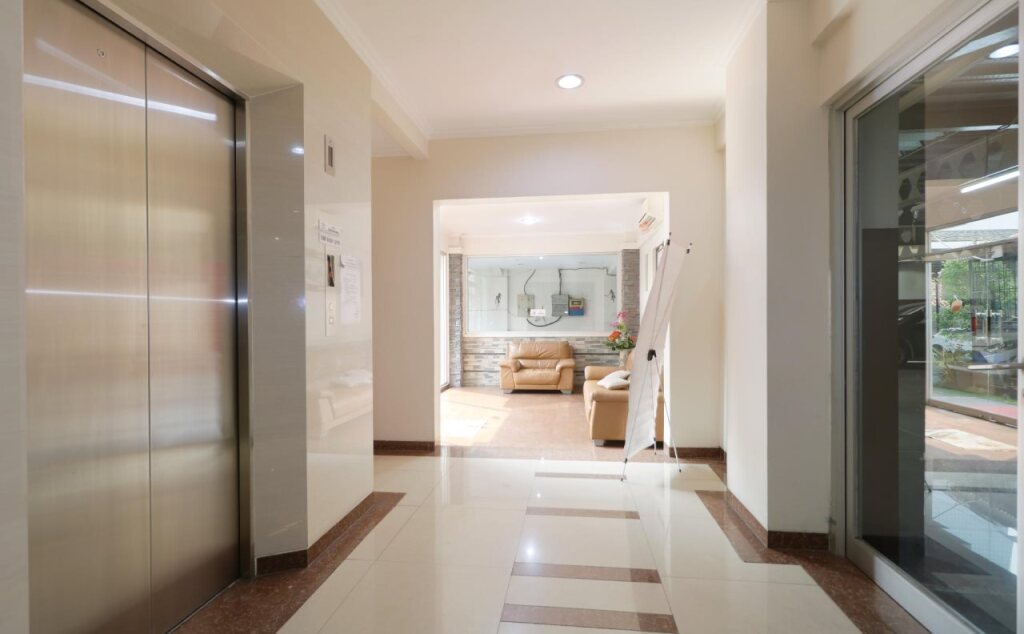 Джакарта: Clover Residence Near Mall Ambassador