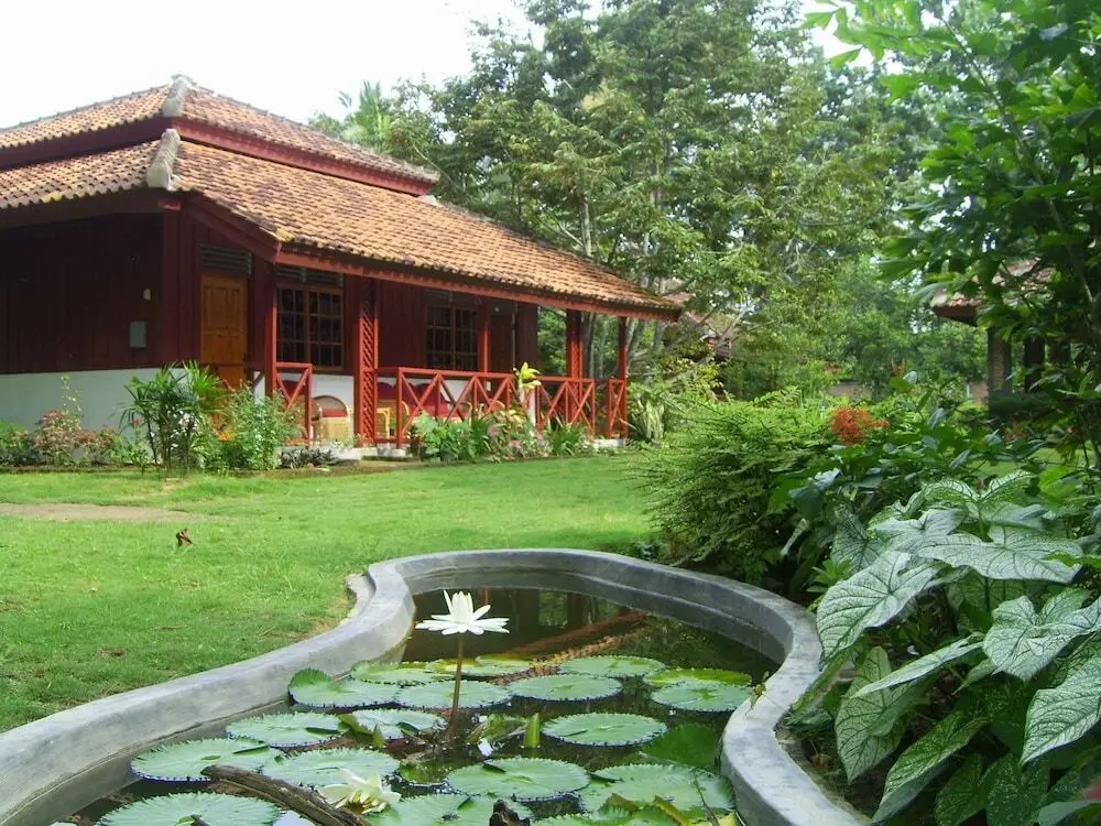 Браджа Йекти: Satwa Sumatra Elephant Eco Lodge