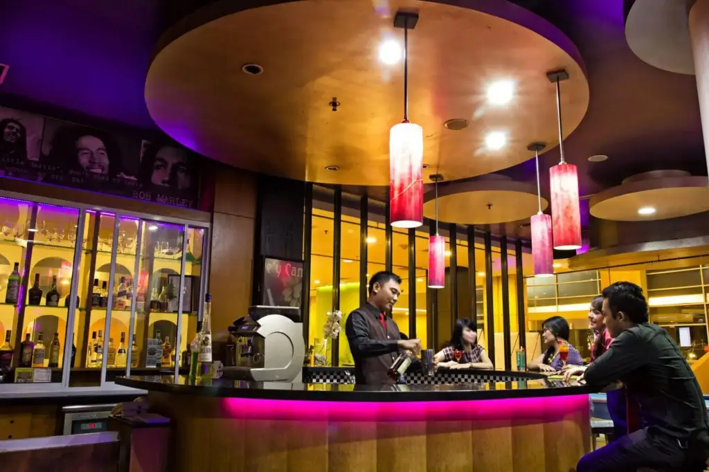 Пеканбару: ATM Maybank Hotel Ibis Pekanbaru