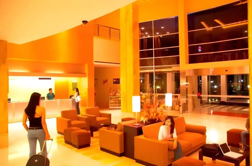 Пеканбару: ATM Maybank Hotel Ibis Pekanbaru